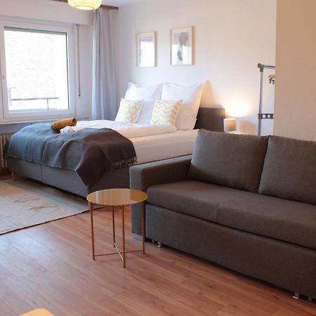 Zentral. Stylisch. Balkon & Parkplatz. Netflix Apartman Holzgerlingen Kültér fotó