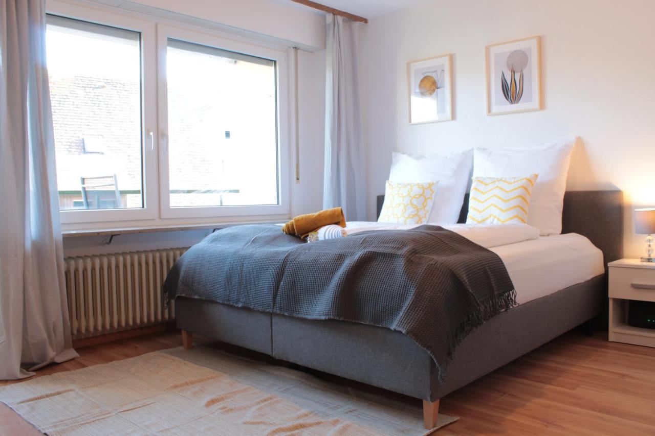 Zentral. Stylisch. Balkon & Parkplatz. Netflix Apartman Holzgerlingen Kültér fotó